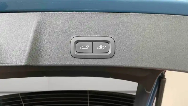 Volvo Xc40 t4 recharge 129+82 ch dct7 — photo 9
