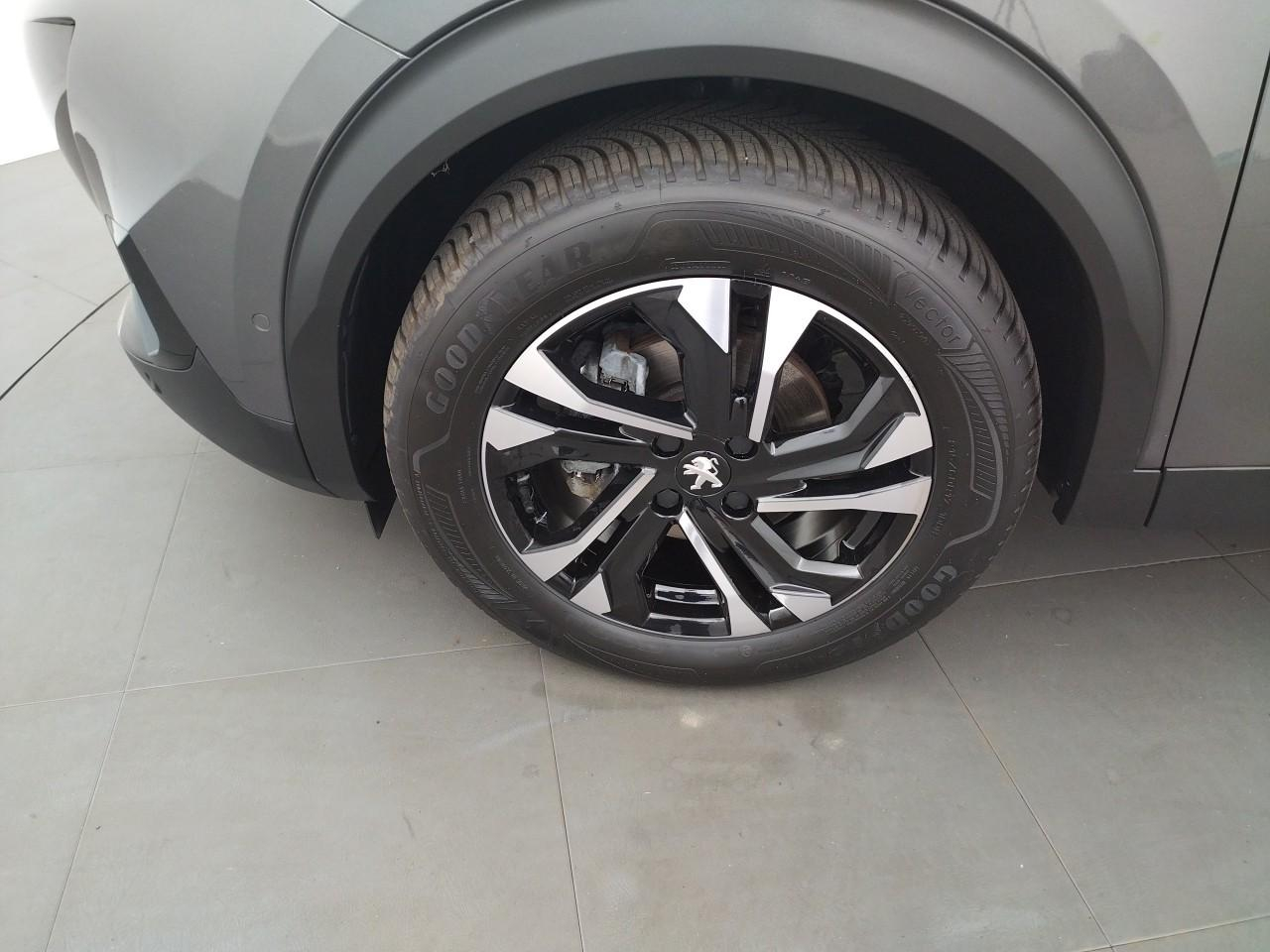Peugeot 2008 puretech 130 s&s eat8 gt — photo 29