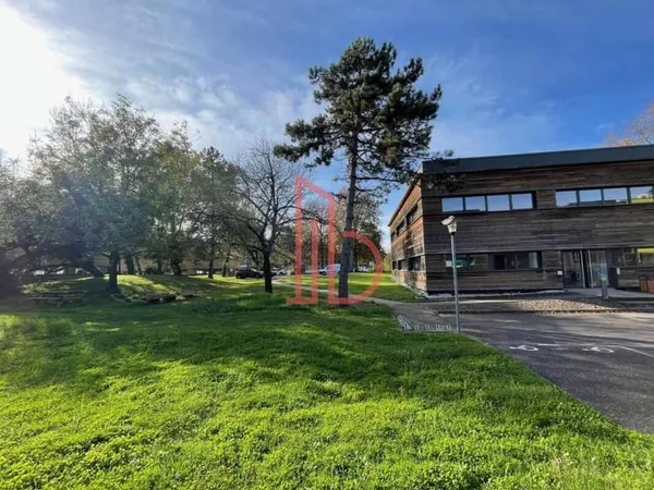 Bureaux 1998 m²