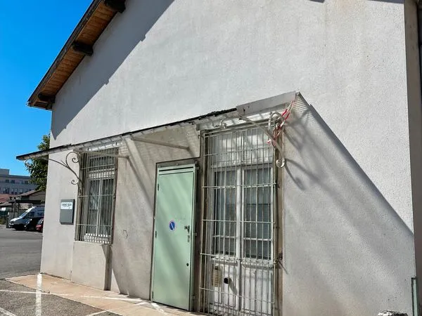 Local 85 m² à rénover — Parc Gonnet, Villeurbanne (69100) —