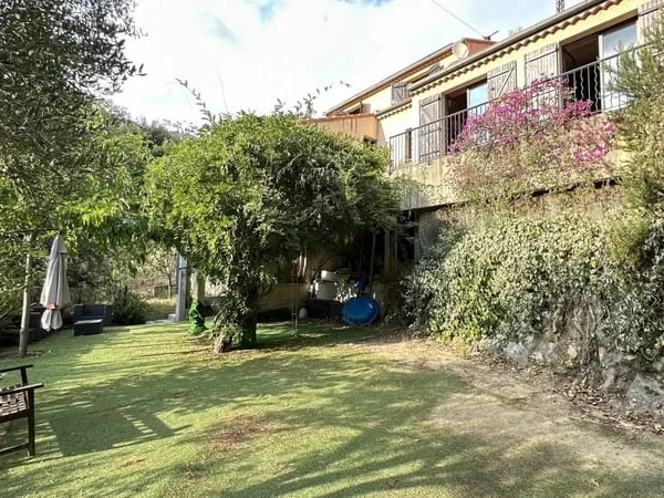 Commune De Sainte-Agnes : Propriete De Charme - Jardin - Terrasses - Parkings - Garage -Vue Degagee 