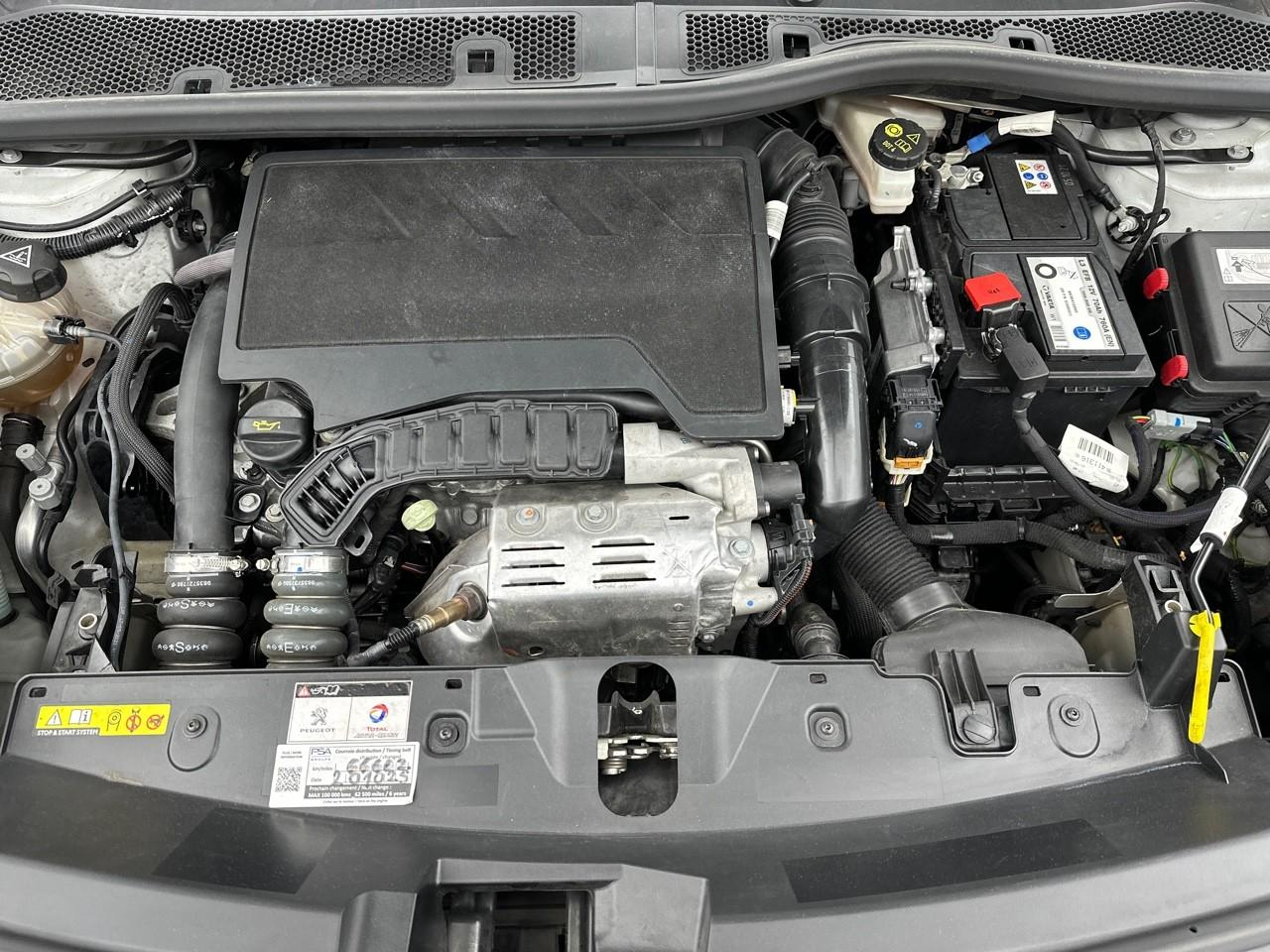 Peugeot 2008 puretech 130 s&s bvm6 allure pack — photo 13