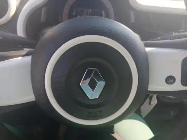 Renault Twingo e-tech electric equilibre r80 achat intégral — photo 15