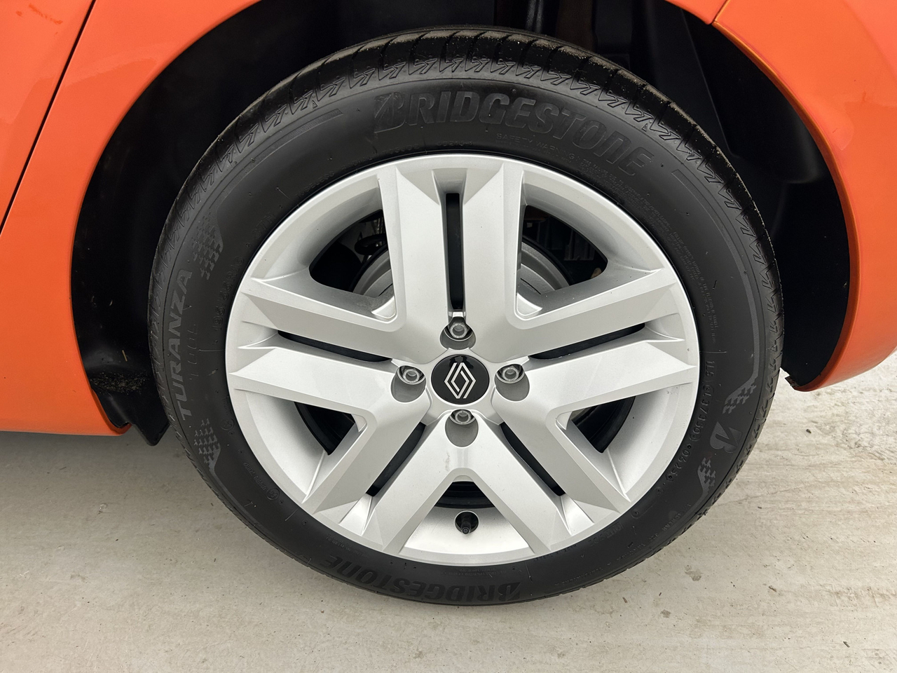 Renault Clio 5 — photo 19