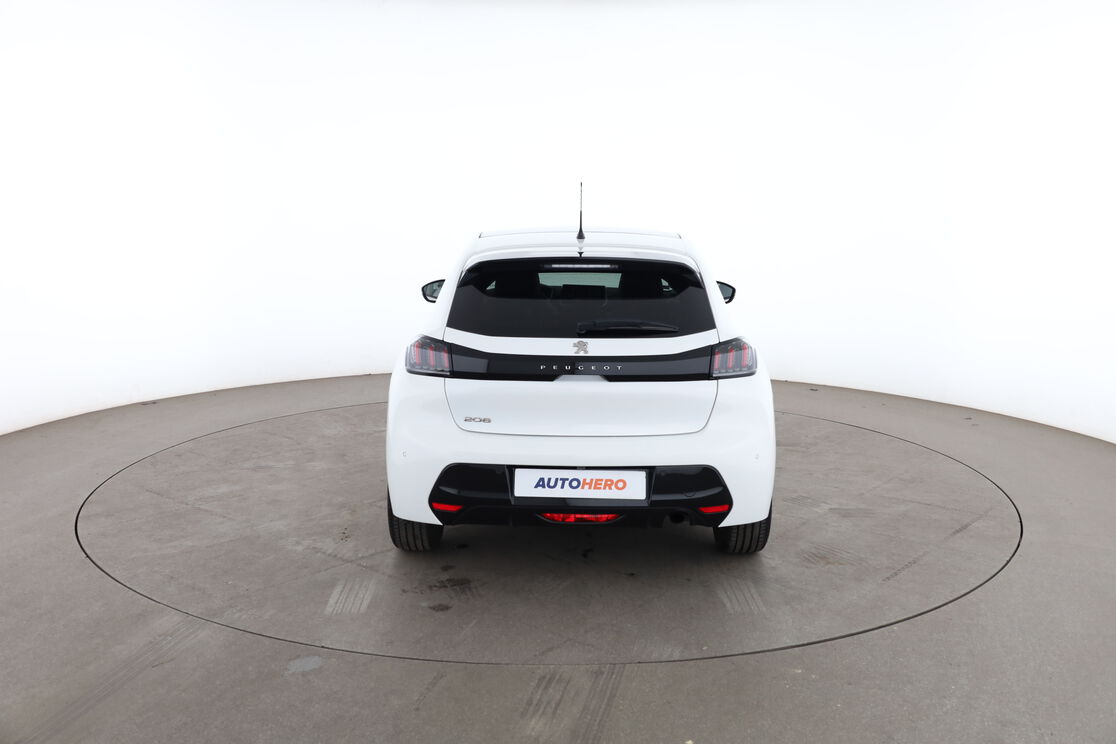Peugeot 208 1.5 Blue-HDi Allure — photo 4