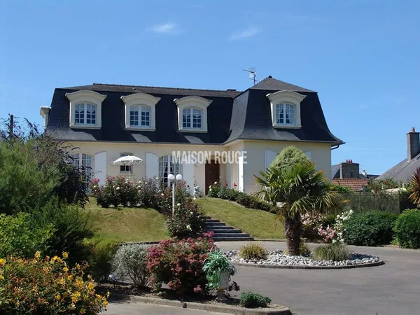 Maison de plain-pied 8 pièces 211 m²