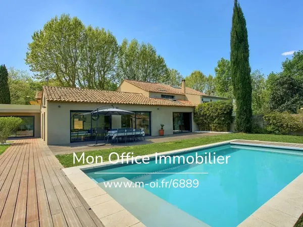 Vends maison - 200 m² - 7 pièces, 4 chambres - Aix-en-Provence 13100