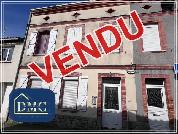 Maison de village T4 de 118 m2 avec patio et fort potentiel