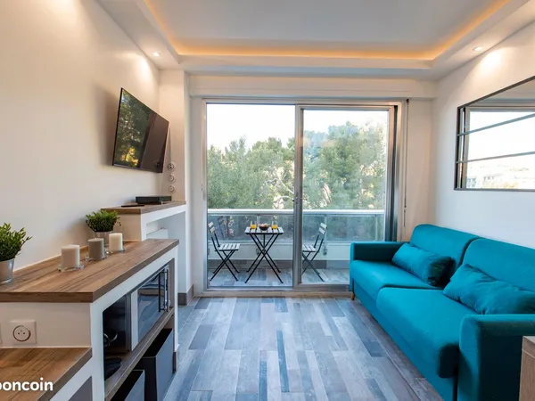 Grand studio Super Cadenelle Balcon Vue Mer 5e étage