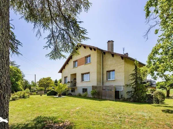 Maison 6 pièces 220 m²