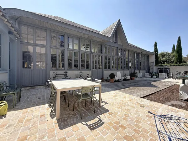 Maison 7 pièces 240 m²