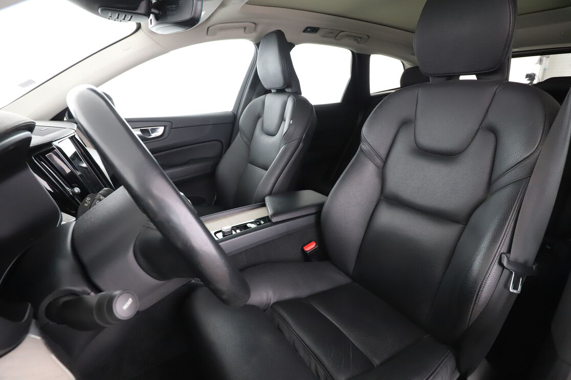 Volvo XC60 2.0 B4 AWD Geartronic 8 — photo 9