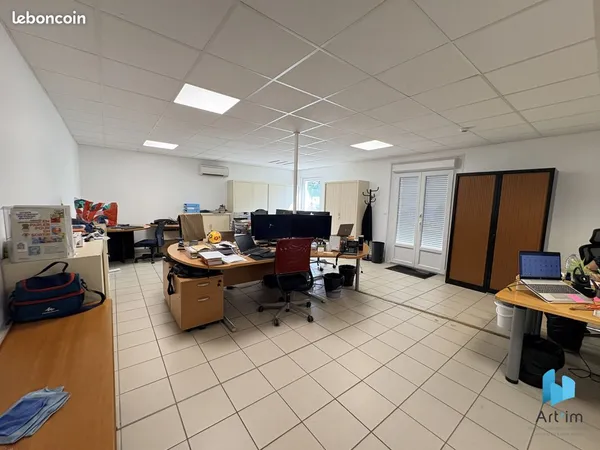 Bureaux 450 m² Coulaines