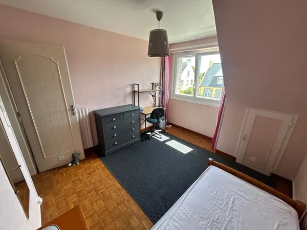 Loue chambre chez l'habitant 10m²
