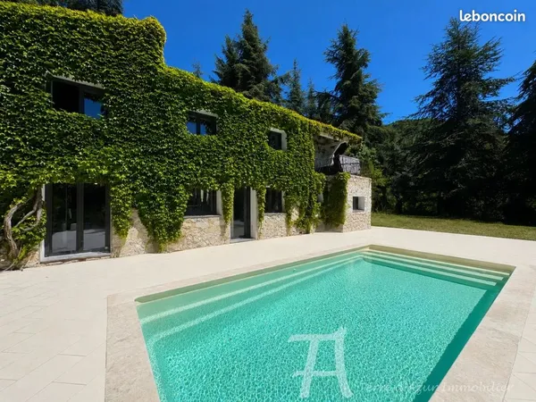 Propriété 5 pièces 167 m²