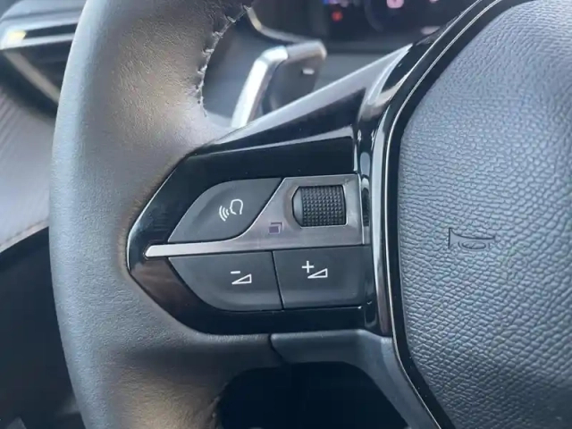 Peugeot 208 hybrid 110 e-dcs6 série spéciale envy — photo 19