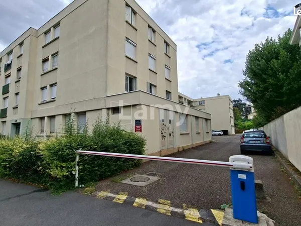 Garage/box 10 m² Clermont Ferrand
