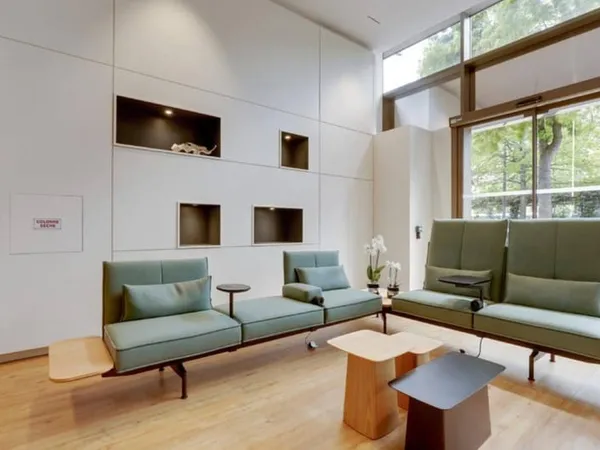 Bureaux 686 m²