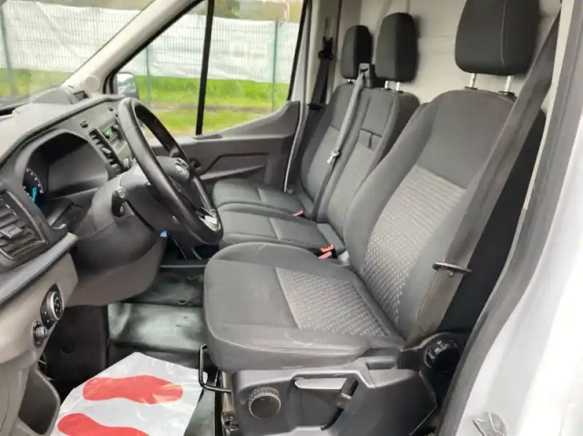 Ford Transit fourgon fg t310 l2h2 2.0 ecoblue 130ch trend — photo 10