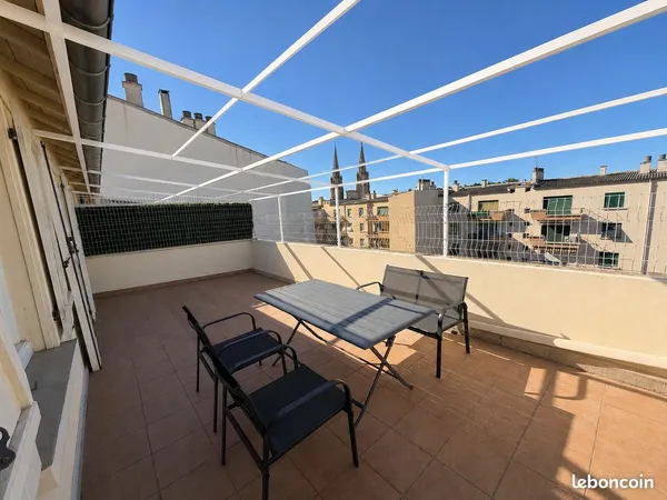 Appartement T2 de 32 m² · Terrasse 25 m² · Vue cathédrale Saint-Baudile