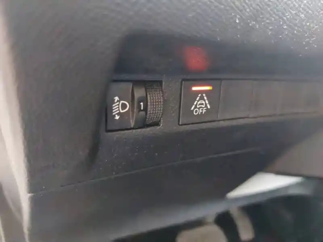 Peugeot 208 electrique 50 kwh 136ch — photo 20
