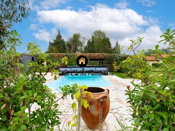 MAISON DE PLAIN PIED 5 PIECES - 125 m2 -TERRAIN DE 1495 m2 A