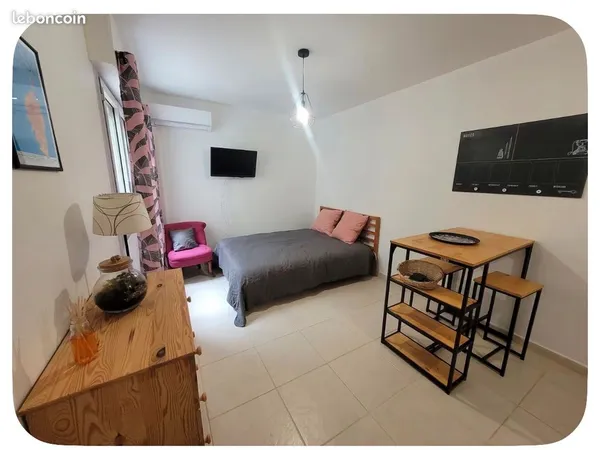 Studio tout équipé avec parking