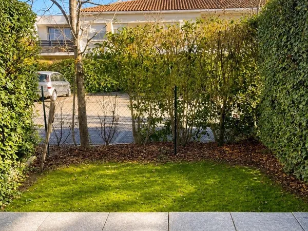 À vendre - T1 avec jardin privatif et parking