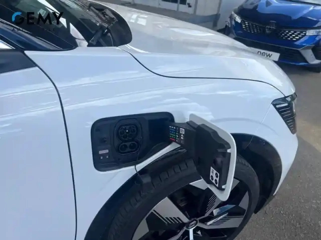 Renault Megane e-tech 220 ch autonomie confort gsr2 — photo 14