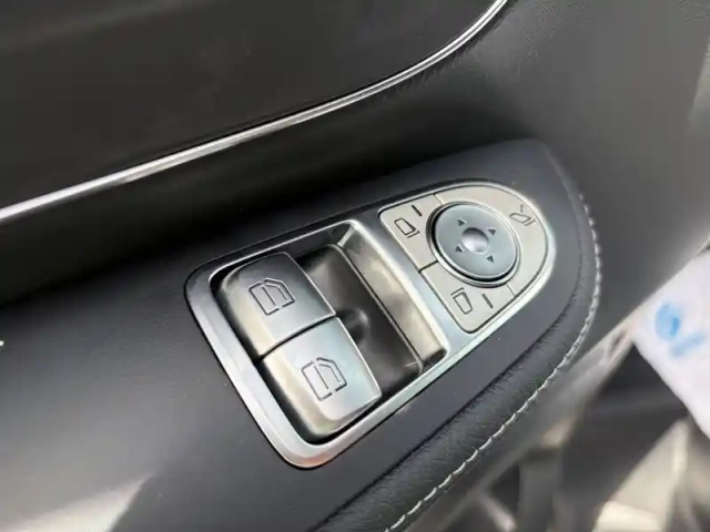 Mercedes Cla sse v extra-long 300 d 9g-tronic 4x4 — photo 14