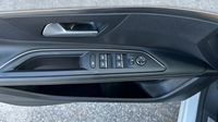 Peugeot 3008 HYBRID4 300ch GT e-EAT8 — photo 12