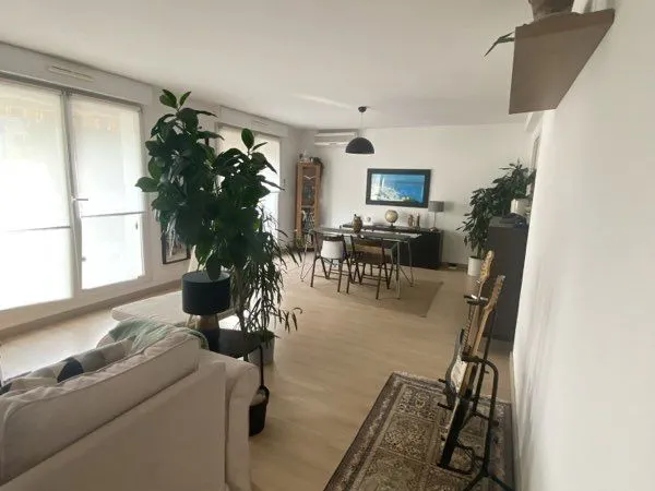 Appartement 4 pièces 87,92 m² Carrez, traversant, terrasse et double garage, Strasbourg