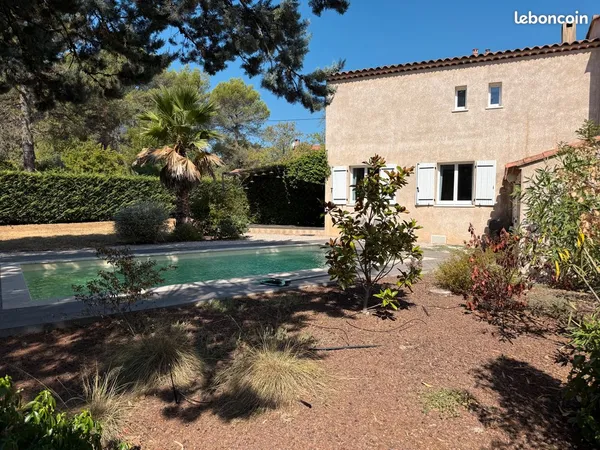 Villa T5 120M2 piscine Saint Maximin