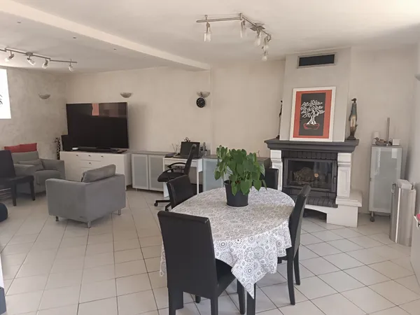 BELLE MAISON FAMILIALE AVEC F2 INDÉPENDANT, DOUBLE GARAGE ET D?