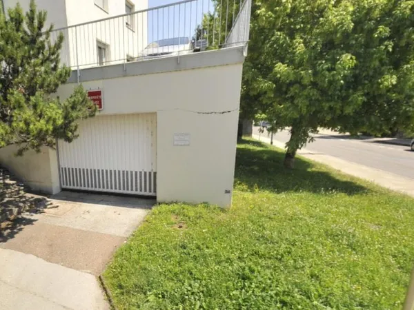Parking box fermé