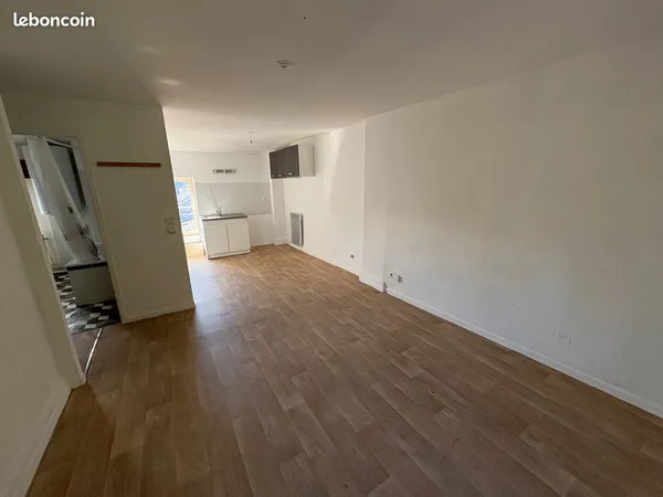 À LOUER — Appartement T2 de 45 m² au troisième et dernier étage