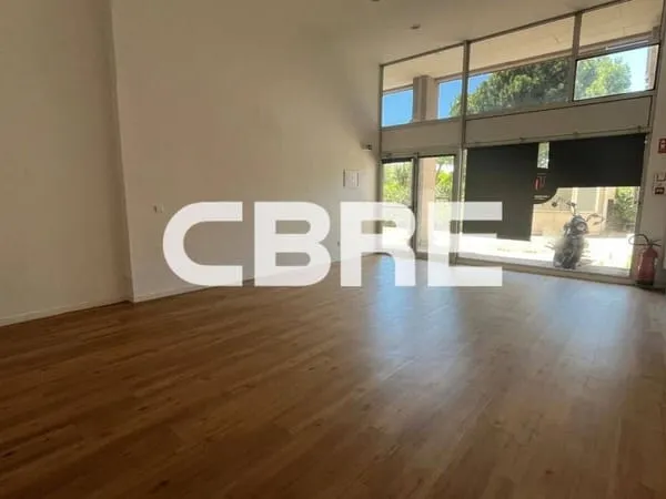 Bureau 99 m²