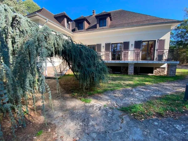 Maison 7 pièces 250 m²