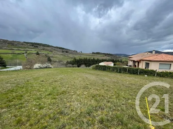 Terrain 852 m²
