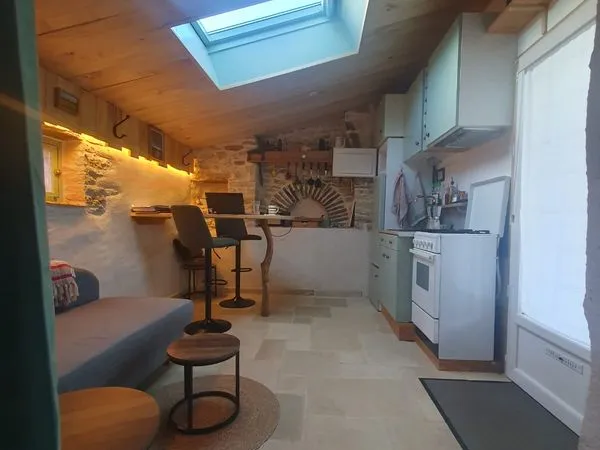 Loue maisonnette avec garage