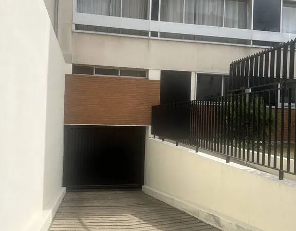 Garage/Parking