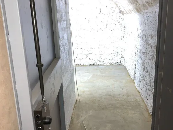Cave à louer 8 m² - Paris 75011 République - Porte blindée