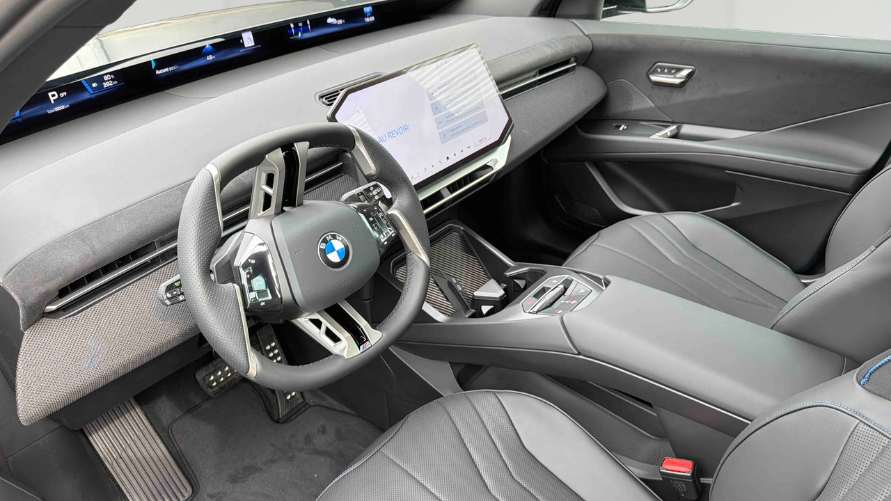 BMW iX3 50 xDrive — photo 26