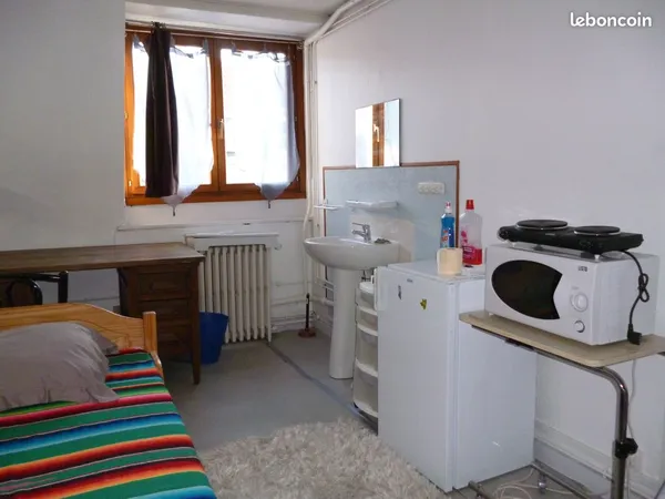Loue chambre pour étudiant