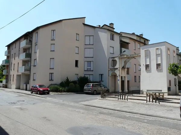 Appartement St Affrique 4 pièce(s) 77.37 m2