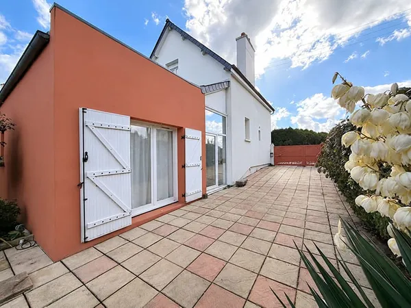 Maison des années 40 rénovée avec jardin