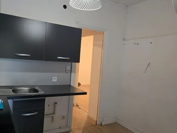 Appt 33.9 m² à rénover - Ivry-sur-Seine - Proche tram, université & commerces - Cave