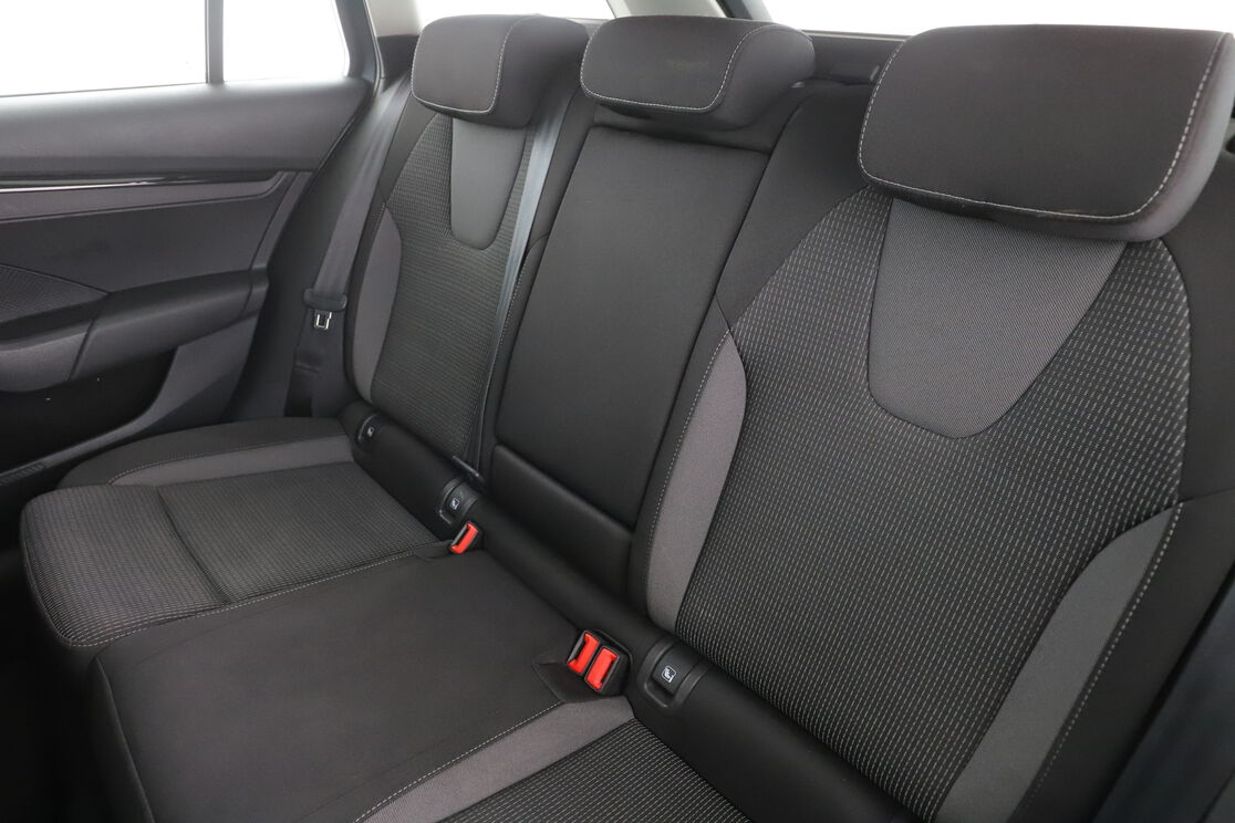 Skoda Octavia Combi 2.0 TDI SCR Business DSG7 — photo 13