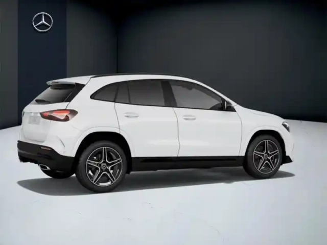 Mercedes Gla 200 d amg line — photo 19