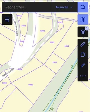 Terrain avec source et riviere